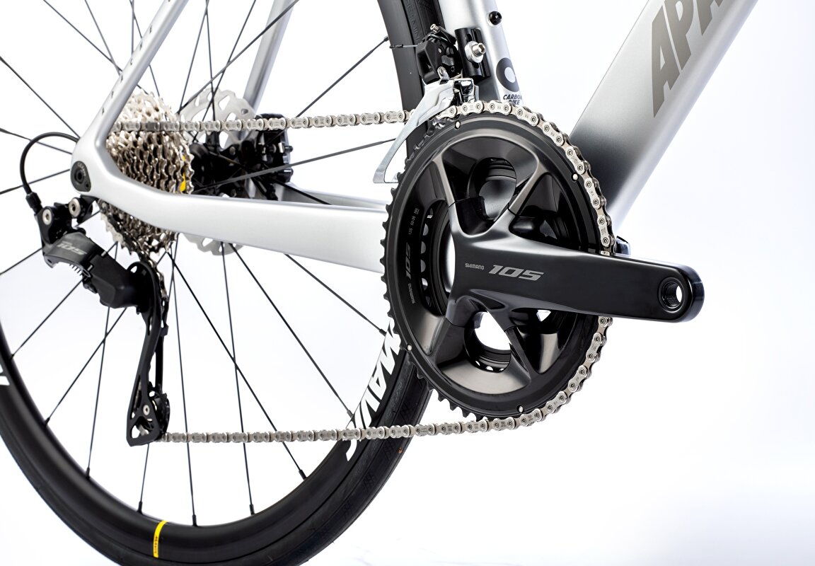 28" kolo APACHE Gila RS3 (56 cm) stříbrná