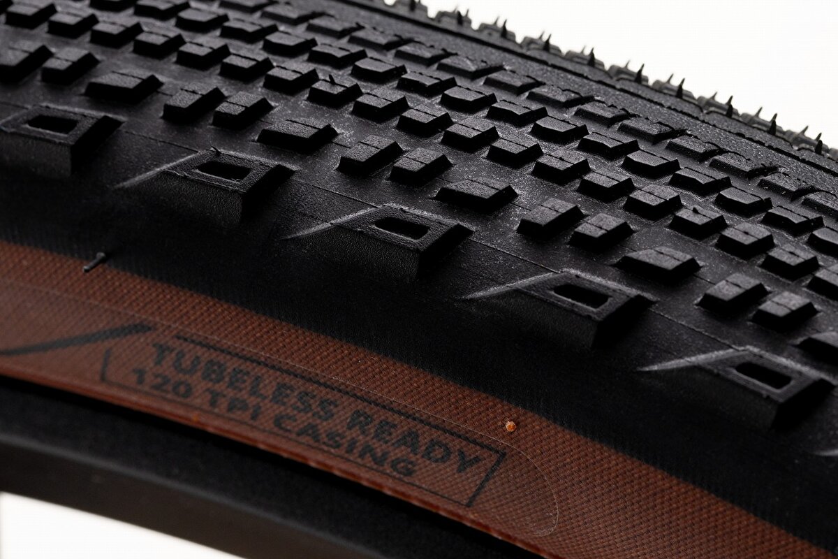 plášť K-SERIES Crusher Gravel 700x40C 120 TPI kevlar, hnědý bok