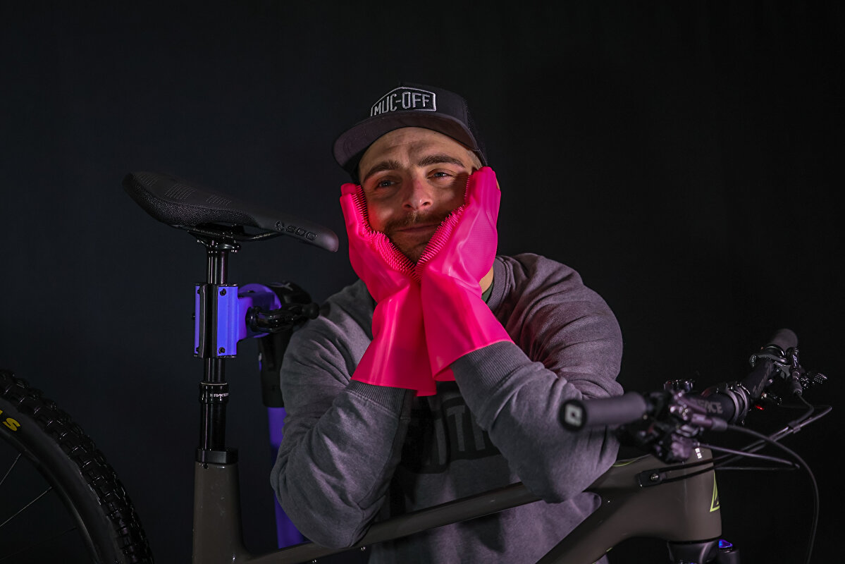 mycí rukavice MUC-OFF Deep Scrubber Gloves vel. L pár