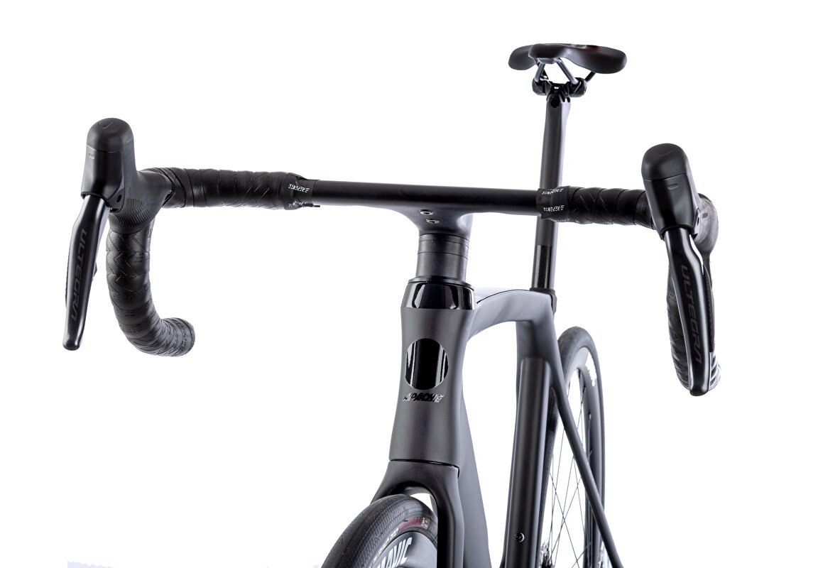 28" kolo APACHE Gila RS1 (54 cm) černá